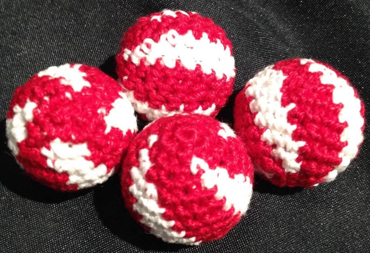 Crocheted Balls Acrylic  4 pk, 3/4 inch - Swirl Red/White (M8)