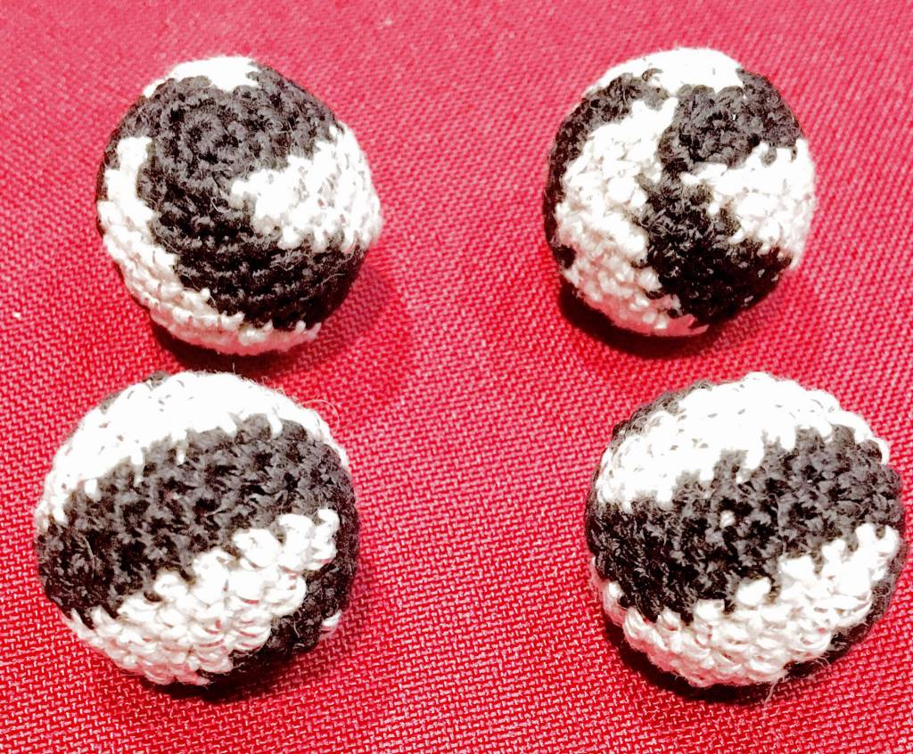 Crocheted Balls Acrylic 4 pk, 3/4 inch - Swirl Black/White